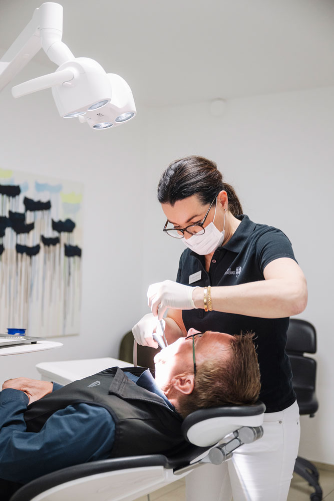 Sterile zahnärztliche Instrumente in einer hygienischen Behandlungseinheit im MVZ Rage-Holm Bocholt